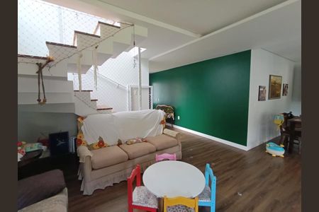 Casa de condomínio para alugar com 277m², 3 quartos e 2 vagasSala