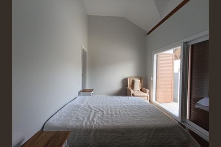 Suíte de casa de condomínio para alugar com 3 quartos, 277m² em Recanto dos Açores, Florianópolis