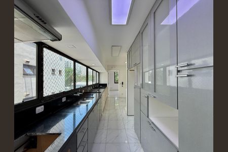 Apartamento para alugar com 183m², 3 quartos e 3 vagas Apartamento para alugar com 183m², 3 quartos e 3 vagasCozinha