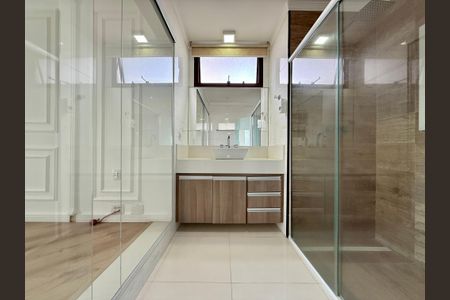 Apartamento para alugar com 183m², 3 quartos e 3 vagas Apartamento para alugar com 183m², 3 quartos e 3 vagasBanheiro Suíte 1