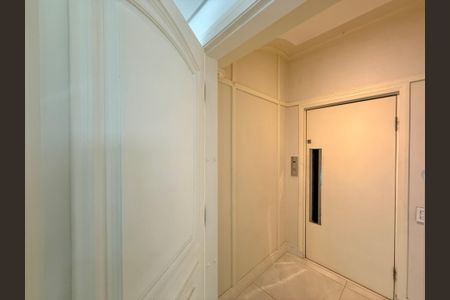 Apartamento para alugar com 183m², 3 quartos e 3 vagas Apartamento para alugar com 183m², 3 quartos e 3 vagasHall Social Apartamento