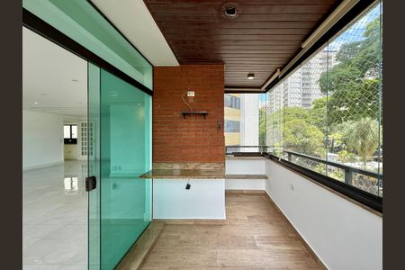 Apartamento para alugar com 183m², 3 quartos e 3 vagas Apartamento para alugar com 183m², 3 quartos e 3 vagasSacada