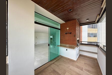 Apartamento para alugar com 183m², 3 quartos e 3 vagas Apartamento para alugar com 183m², 3 quartos e 3 vagasSacada