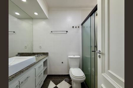 Apartamento para alugar com 183m², 3 quartos e 3 vagas Apartamento para alugar com 183m², 3 quartos e 3 vagasBanheiro Suíte 2