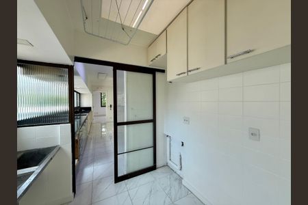 Apartamento para alugar com 183m², 3 quartos e 3 vagas Apartamento para alugar com 183m², 3 quartos e 3 vagasÁrea de Serviço