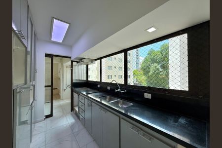 Apartamento para alugar com 183m², 3 quartos e 3 vagas Apartamento para alugar com 183m², 3 quartos e 3 vagasCozinha