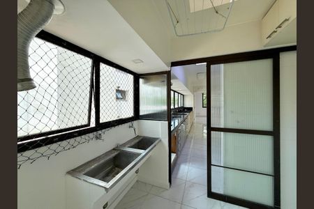 Apartamento para alugar com 183m², 3 quartos e 3 vagas Apartamento para alugar com 183m², 3 quartos e 3 vagasÁrea de Serviço