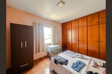 Casa à venda com 156m², 3 quartos e 1 vaga Casa à venda com 156m², 3 quartos e 1 vagaQuarto 1