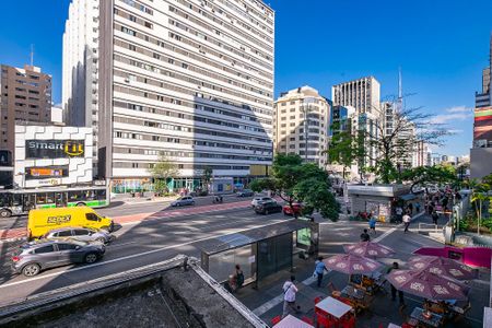 Sala - Vista de apartamento para alugar com 2 quartos, 86m² em Bela Vista, São Paulo