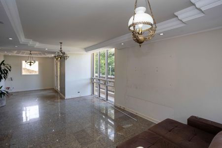 Casa para alugar com 380m², 6 quartos e 2 vagasSala