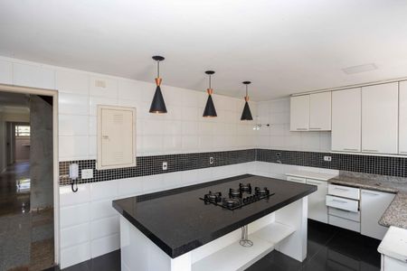 Casa para alugar com 380m², 6 quartos e 2 vagasCozinha