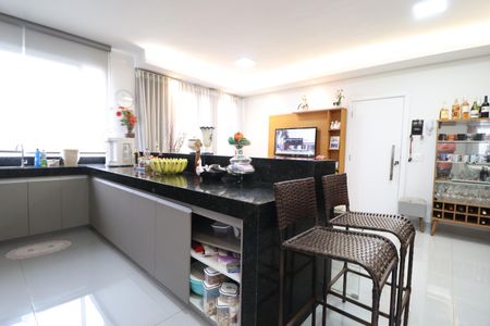 Apartamento para alugar com 180m², 2 quartos e 2 vagasCozinha