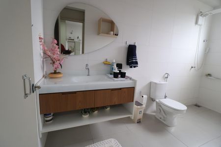 Apartamento para alugar com 180m², 2 quartos e 2 vagasBanheiro da Suíte