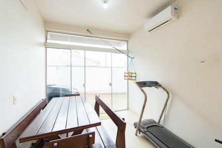 Casa de condomínio à venda com 90m², 2 quartos e 1 vaga