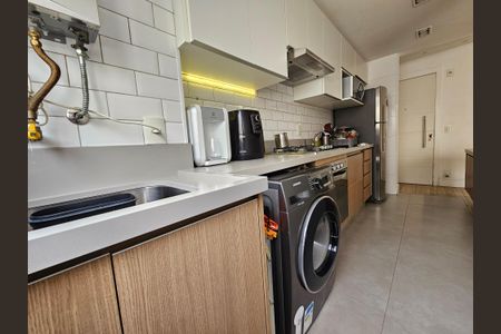 Apartamento à venda com 54m², 2 quartos e 1 vagaCozinha e Área de Serviço