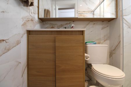 Apartamento à venda com 220m², 2 quartos e 3 vagasBanheiro do Closet