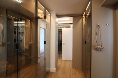 Apartamento à venda com 220m², 2 quartos e 3 vagasCloset