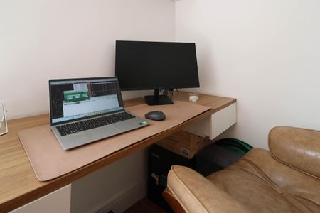 Apartamento à venda com 220m², 2 quartos e 3 vagasEscritório