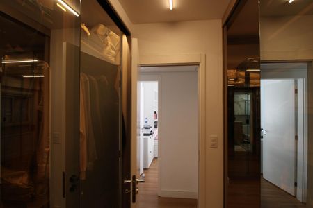 Apartamento à venda com 220m², 2 quartos e 3 vagasCloset