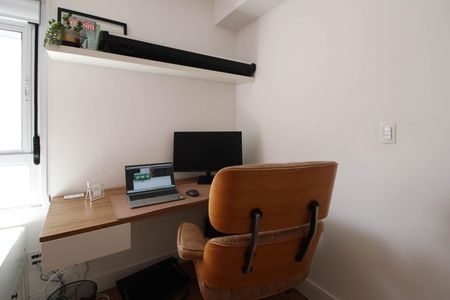 Apartamento à venda com 220m², 2 quartos e 3 vagasEscritório