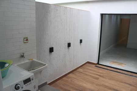 Casa à venda com 117m², 2 quartos e 1 vagaÁrea de Serviço