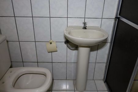 Casa para alugar com 42m², 1 quarto e sem vaga Casa para alugar com 42m², 1 quarto e sem vagaBanheiro