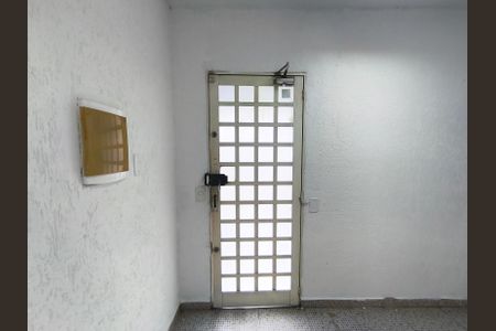 Casa à venda com 160m², 4 quartos e 2 vagas Casa à venda com 160m², 4 quartos e 2 vagasEntrada