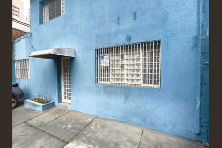 Casa à venda com 160m², 4 quartos e 2 vagas Casa à venda com 160m², 4 quartos e 2 vagasFachada + Plaquinha