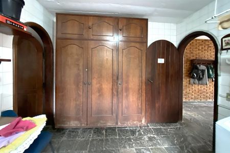 Casa à venda com 871m², 5 quartos e 10 vagas Casa à venda com 871m², 5 quartos e 10 vagasÁrea de Serviço