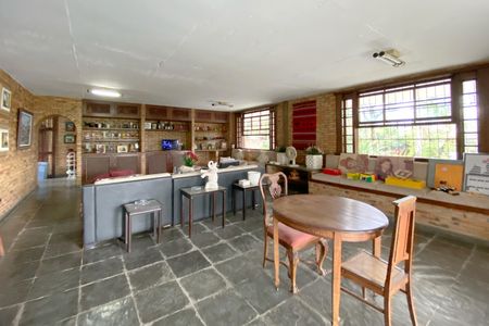 Casa à venda com 871m², 5 quartos e 10 vagas Casa à venda com 871m², 5 quartos e 10 vagasSala de Estar