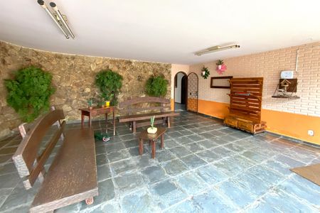 Casa à venda com 871m², 5 quartos e 10 vagas Casa à venda com 871m², 5 quartos e 10 vagasVaranda entrada