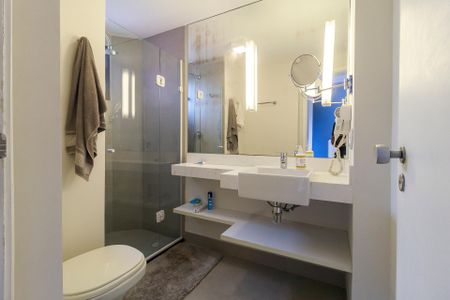 Apartamento para alugar com 60m², 2 quartos e 2 vagasBanheiro da Suíte