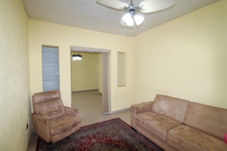 Casa à venda com 280m², 2 quartos e 2 vagas Casa à venda com 280m², 2 quartos e 2 vagasSala