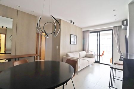 Apartamento para alugar com 77m², 2 quartos e 2 vagasSala