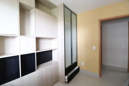 Apartamento para alugar com 77m², 2 quartos e 2 vagasSuíte