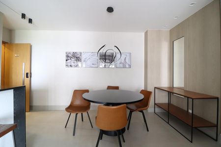 Sala de apartamento para alugar com 2 quartos, 77m² em Jardim Sul, Uberlândia