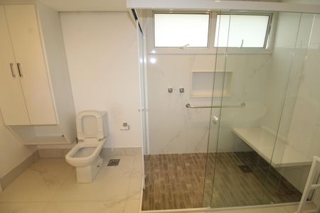 Apartamento para alugar com 550m², 4 quartos e 4 vagasBanheiro da Suíte 2