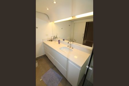 Apartamento para alugar com 550m², 4 quartos e 4 vagasBanheiro da Suíte 1