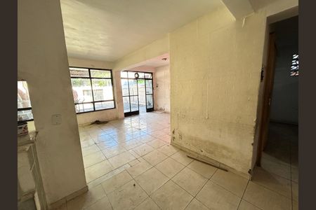 Casa para alugar com 500m², 3 quartos e 5 vagasSala