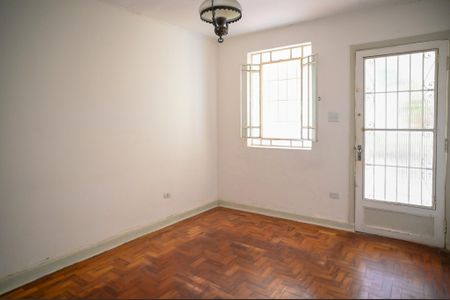 Casa à venda com 170m², 3 quartos e 3 vagas Casa à venda com 170m², 3 quartos e 3 vagasSala