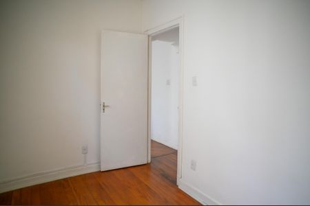 Casa à venda com 170m², 3 quartos e 3 vagas Casa à venda com 170m², 3 quartos e 3 vagasQuarto 2