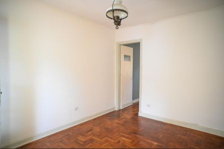 Casa à venda com 170m², 3 quartos e 3 vagas Casa à venda com 170m², 3 quartos e 3 vagasSala