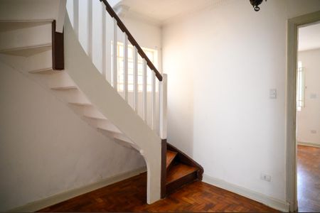 Casa à venda com 170m², 3 quartos e 3 vagas Casa à venda com 170m², 3 quartos e 3 vagasSala 2