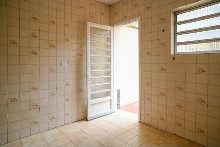 Casa à venda com 170m², 3 quartos e 3 vagas Casa à venda com 170m², 3 quartos e 3 vagasCozinha