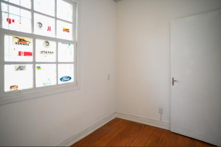 Casa à venda com 170m², 3 quartos e 3 vagas Casa à venda com 170m², 3 quartos e 3 vagasQuarto 2