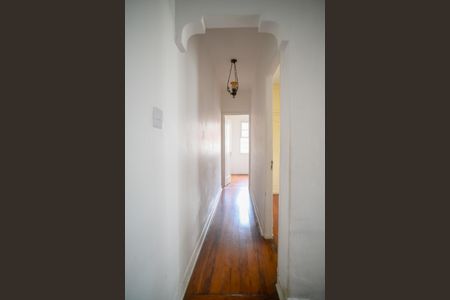 Casa à venda com 170m², 3 quartos e 3 vagas Casa à venda com 170m², 3 quartos e 3 vagasCorredor