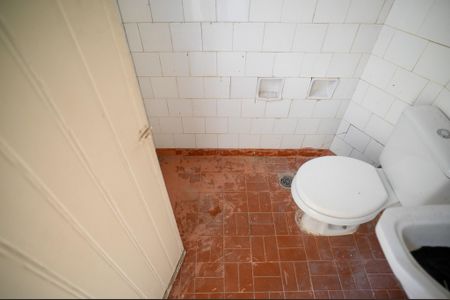 Casa à venda com 170m², 3 quartos e 3 vagas Casa à venda com 170m², 3 quartos e 3 vagasBanheiro de serviço