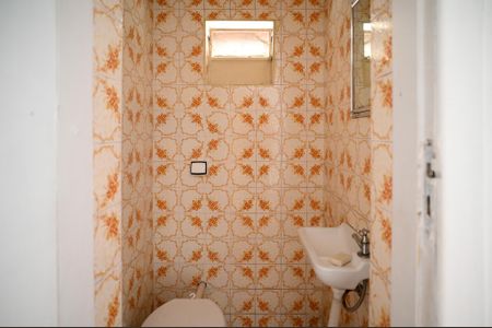 Casa à venda com 170m², 3 quartos e 3 vagas Casa à venda com 170m², 3 quartos e 3 vagasLavabo