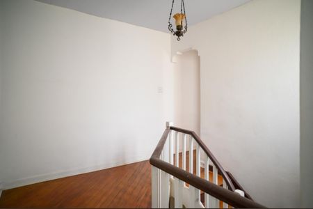 Casa à venda com 170m², 3 quartos e 3 vagas Casa à venda com 170m², 3 quartos e 3 vagasCorredor