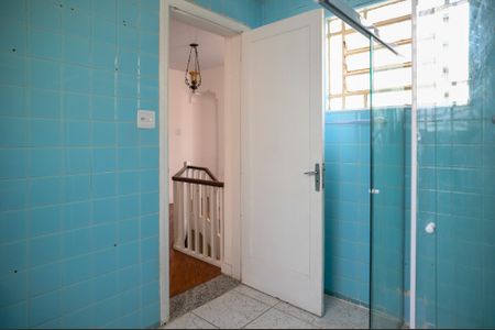 Casa à venda com 170m², 3 quartos e 3 vagas Casa à venda com 170m², 3 quartos e 3 vagasBanheiro Social